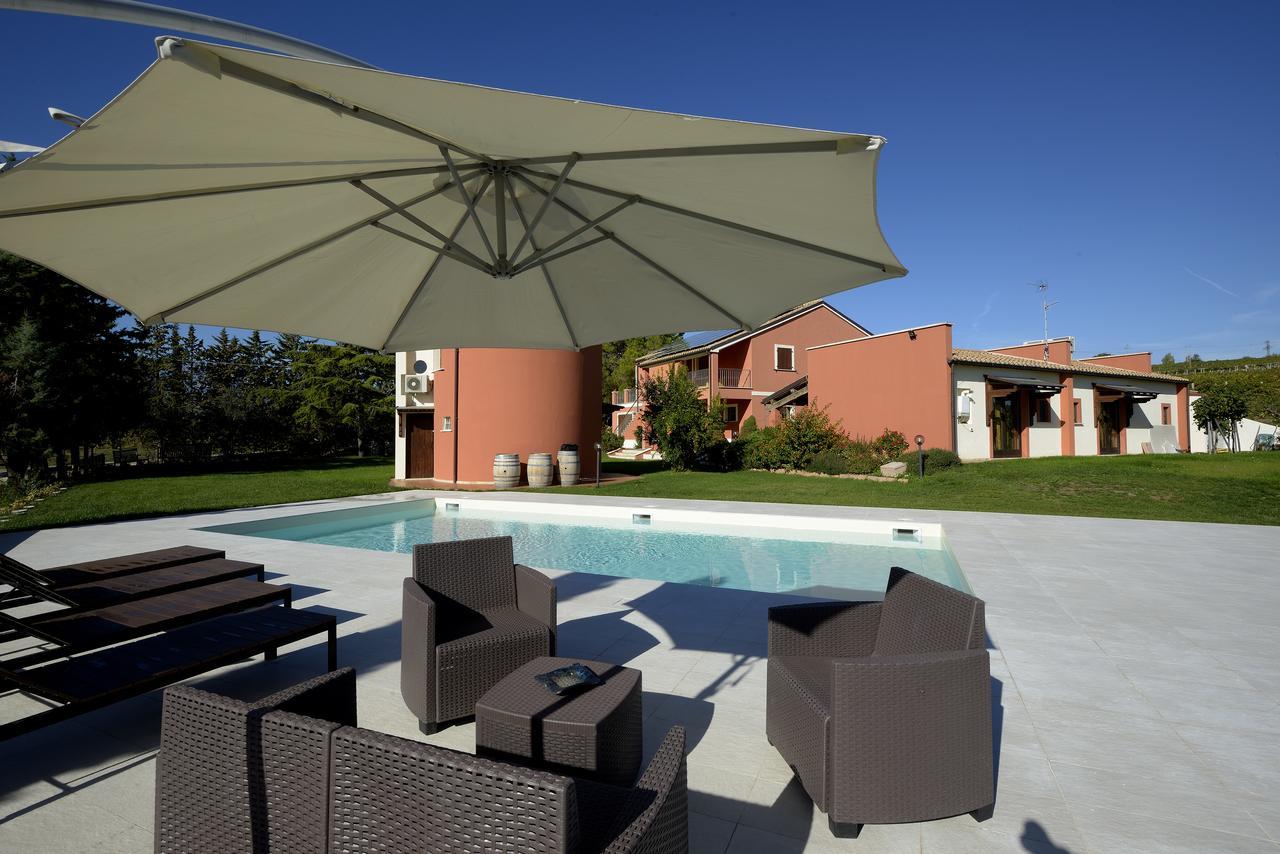 Contado San Lorenzo B&B And Wine Castilenti Exterior photo